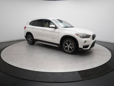Used 2018 BMW X1 sDrive28i image 12