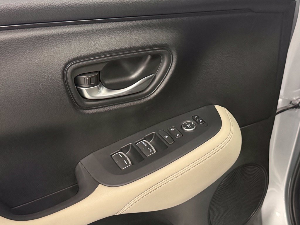 Used 2024 Honda HR-V EX-L image 11