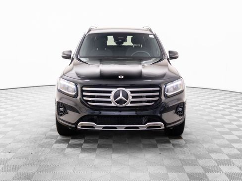 Used 2024 Mercedes-Benz GLB 250 4MATIC w/ Exclusive Package image 11