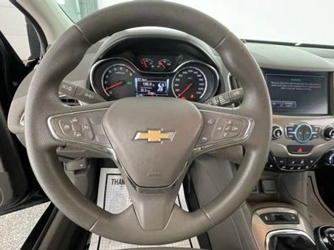 Used 2016 Chevrolet Cruze LT image 36