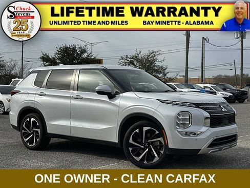 Used 2023 Mitsubishi Outlander SE image 1