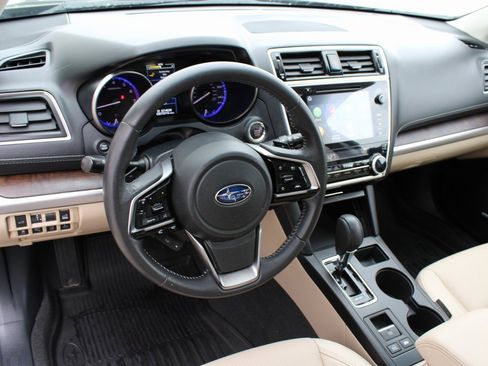 Used 2019 Subaru Outback 2.5i Limited w/ Popular Package #2 image 10