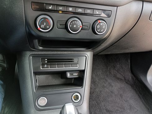 Used 2017 Volkswagen Tiguan S image 30