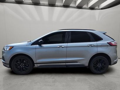 Used 2022 Ford Edge SE w/ Black Appearance Package