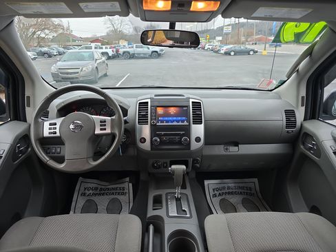 Used 2019 Nissan Frontier SV image 14