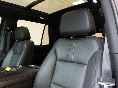 Used 2022 Chevrolet Tahoe RST w/ Luxury Package RWD image 24