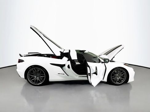 Used 2023 Chevrolet Corvette Z06 w/ Stealth Interior Trim Package RWD image 38