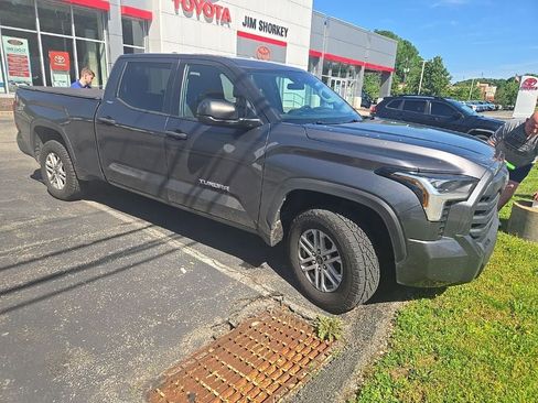 Used 2022 Toyota Tundra SR5 AWD/4WD image 9