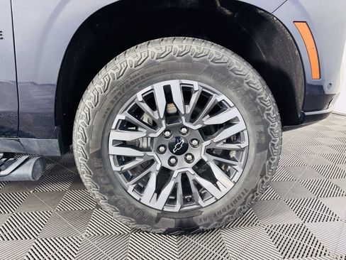 Used 2025 Chevrolet Tahoe Z71 AWD/4WD image 33