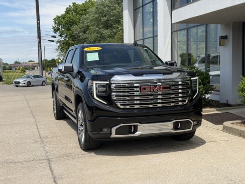 Used 2024 GMC Sierra 1500 Denali w/ Denali Reserve Package AWD/4WD image 19