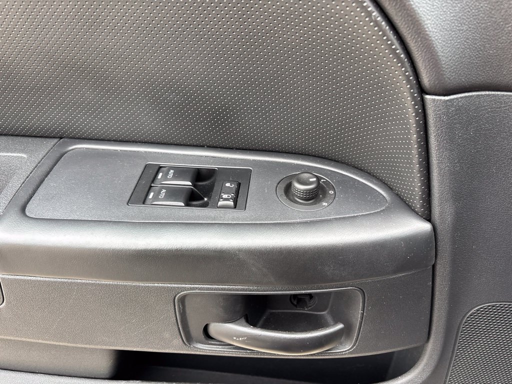 Used 2014 Dodge Challenger R/T Plus RWD image 13