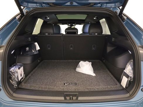 New 2026 Volkswagen Tiguan SE R-Line AWD/4WD image 33