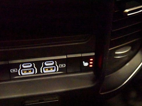 Used 2025 RAM 1500 Laramie image 34