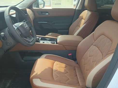 New 2026 Nissan Pathfinder Platinum image 26