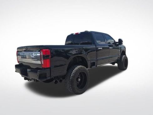 Used 2023 Ford F350 4x4 Crew Cab Super Duty image 3