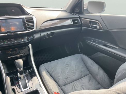 Used 2016 Honda Accord EX image 11