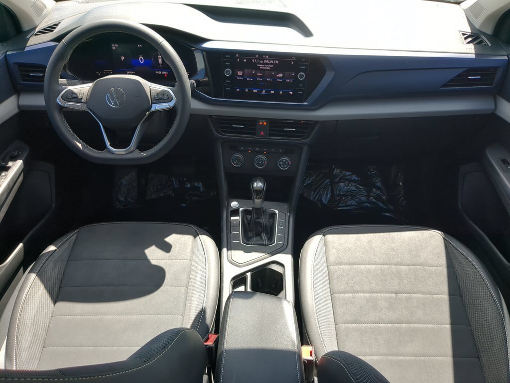 Certified 2022 Volkswagen Taos SE FWD image 12