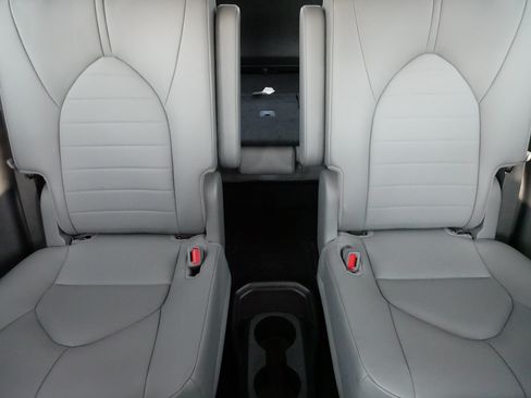 Certified 2026 Toyota Highlander XLE AWD/4WD image 13