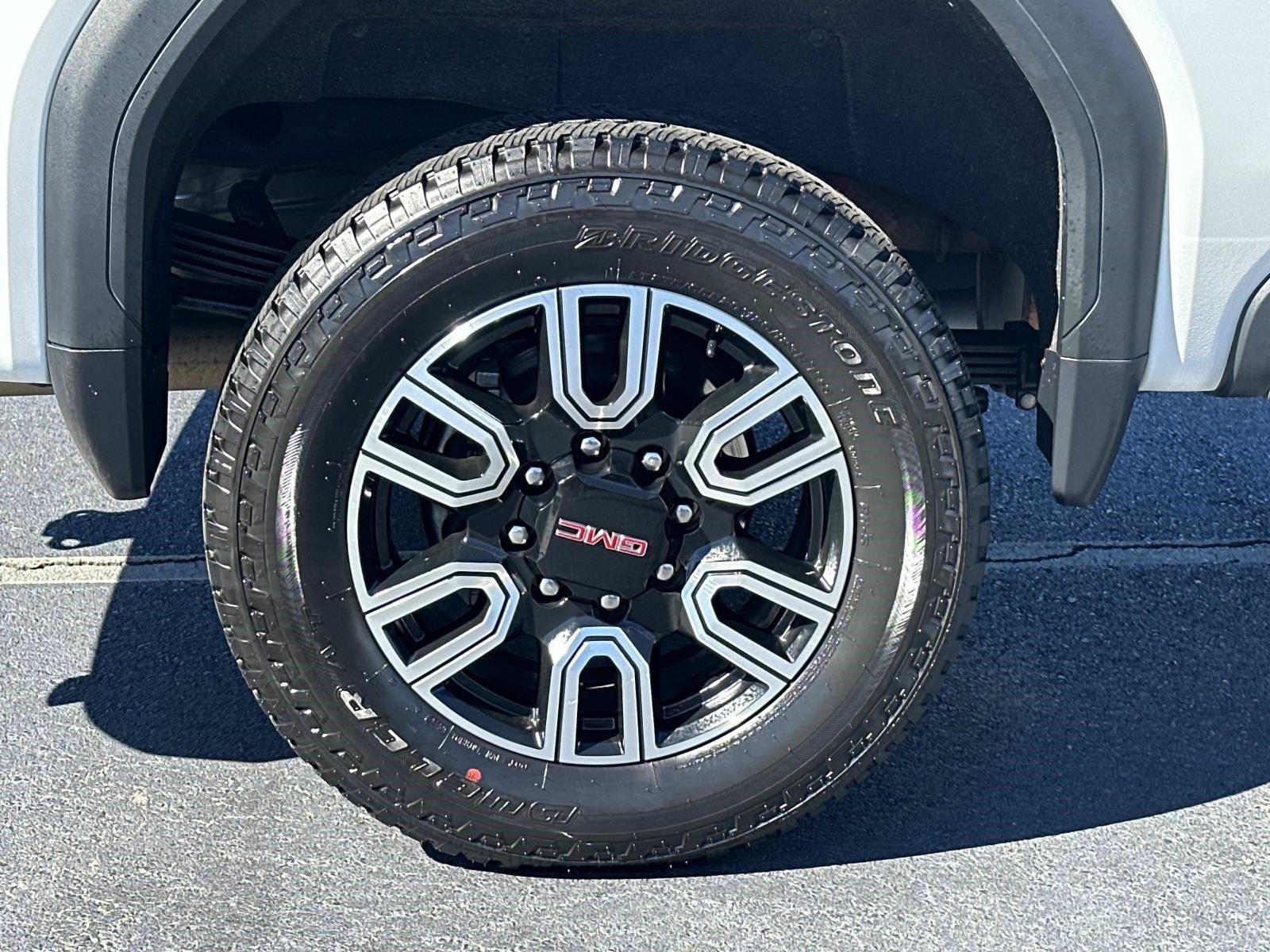 Used 2022 GMC Sierra 2500 AT4 w/ AT4 Preferred Package AWD/4WD image 7