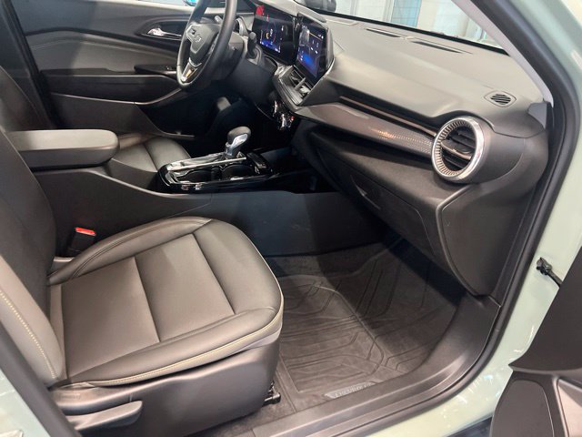 Used 2025 Chevrolet Trax ACTIV w/ Driver Confidence Package FWD image 13