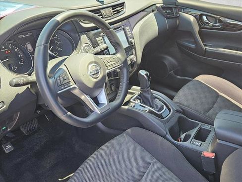 Used 2017 Nissan Rogue Sport SV w/ SV Premium Package AWD/4WD image 10