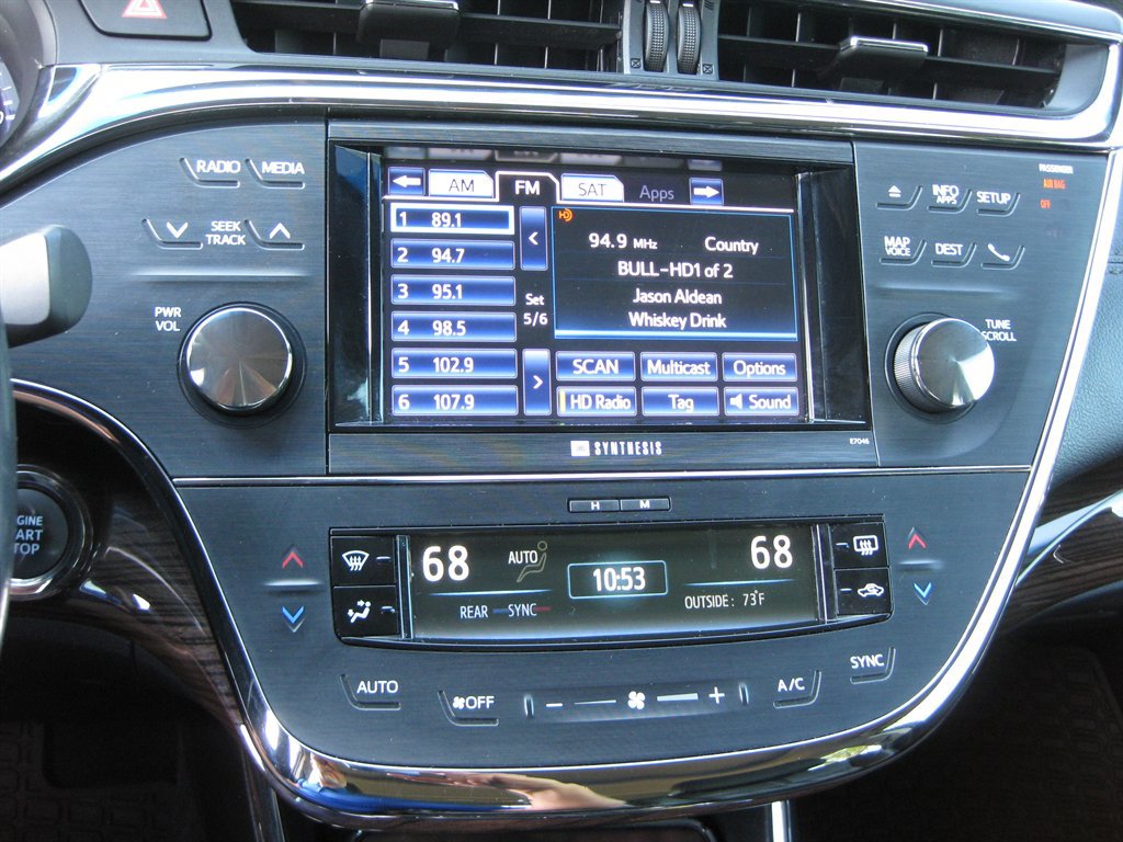 Used 2013 Toyota Avalon Limited FWD image 20