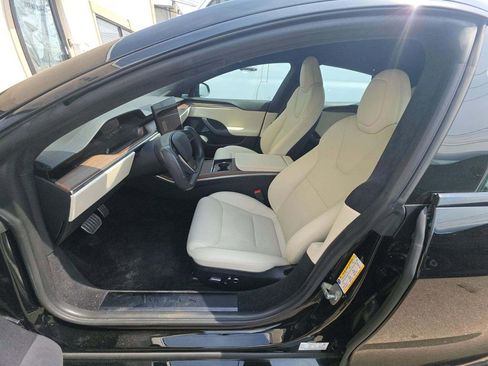 Used 2023 Tesla Model S Standard Range image 5