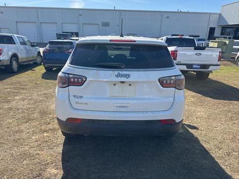 Used 2023 Jeep Compass Sport w/ Mopar Graphics Package image 3