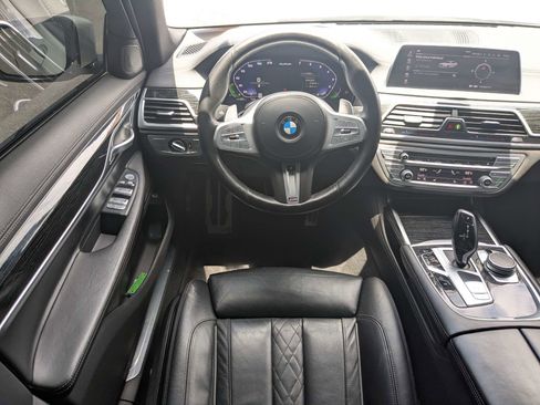 Used 2022 BMW 750i xDrive w/ M Sport Package AWD/4WD image 19