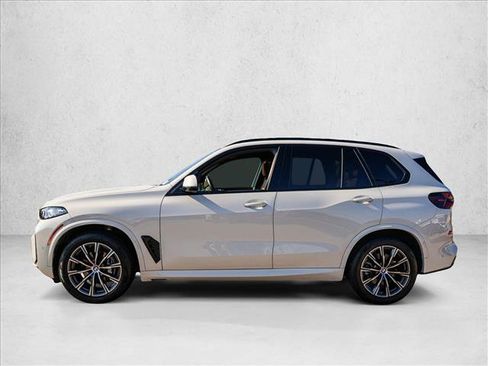 Used 2026 BMW X5 xDrive40i w/ M Sport Package AWD/4WD image 8