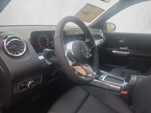 New 2026 Mercedes-Benz GLB 250 image 3