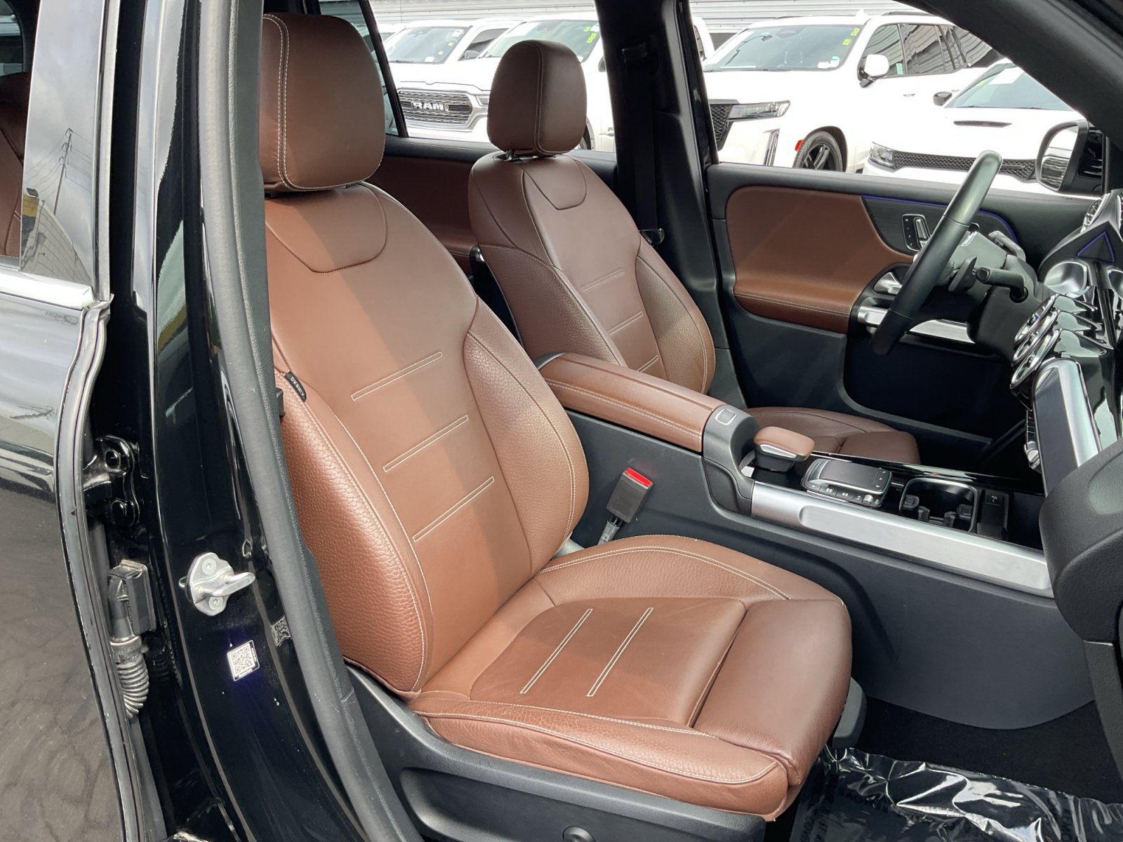 Used 2022 Mercedes-Benz GLB 250 4MATIC image 21