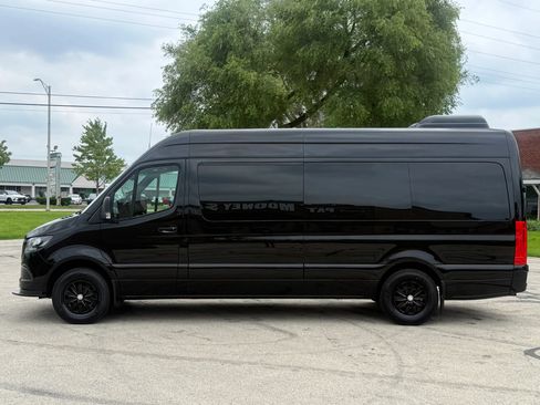 Used 2020 Mercedes-Benz Sprinter 2500 image 6