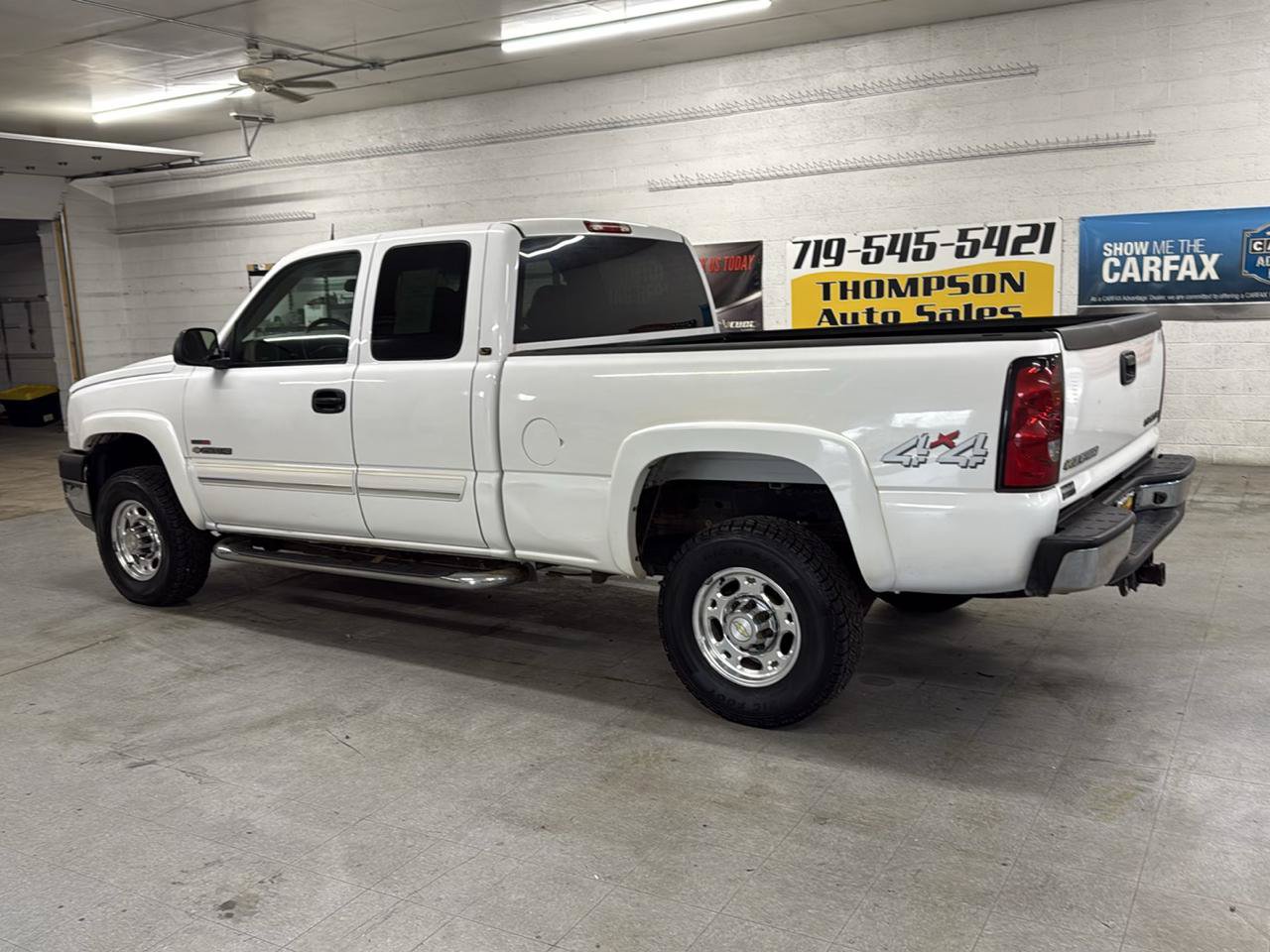 Used 2005 Chevrolet Silverado 2500 LT w/ Heavy-Duty Power Package AWD/4WD image 2