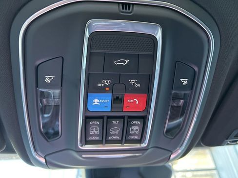 New 2025 Jeep Grand Cherokee Limited w/ Black Appearance Package image 30