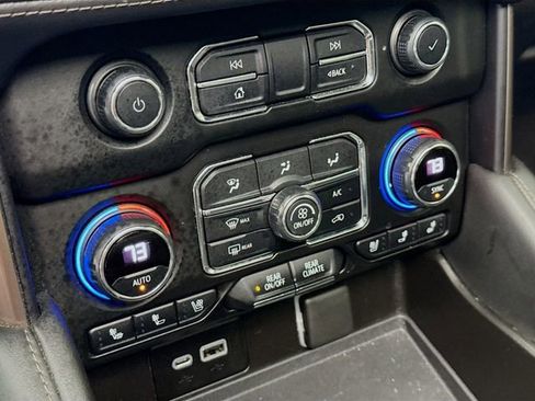 Used 2021 Chevrolet Tahoe High Country image 16