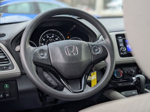 Used 2021 Honda HR-V LX image 15