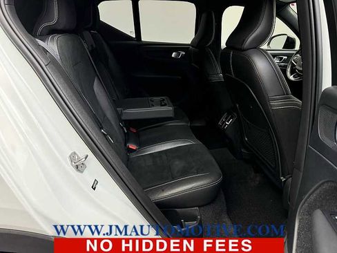 Used 2020 Volvo XC40 T5 R-Design image 17