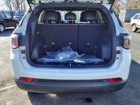 New 2024 Jeep Compass Latitude w/ Convenience Group image 11