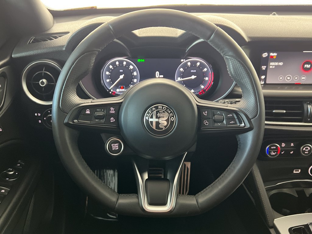 Used 2024 Alfa Romeo Stelvio Ti AWD/4WD image 17