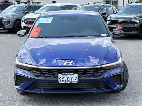 New 2025 Hyundai Elantra SEL FWD image 3