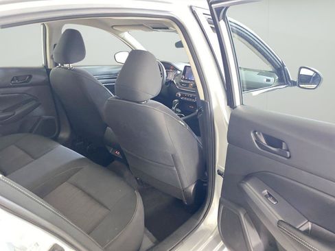 Used 2024 Nissan Altima 2.5 SV FWD image 17