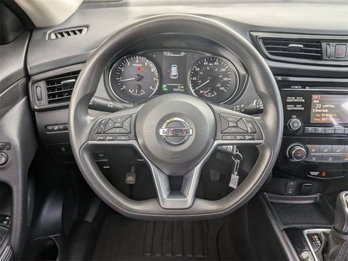 Used 2017 Nissan Rogue S image 18