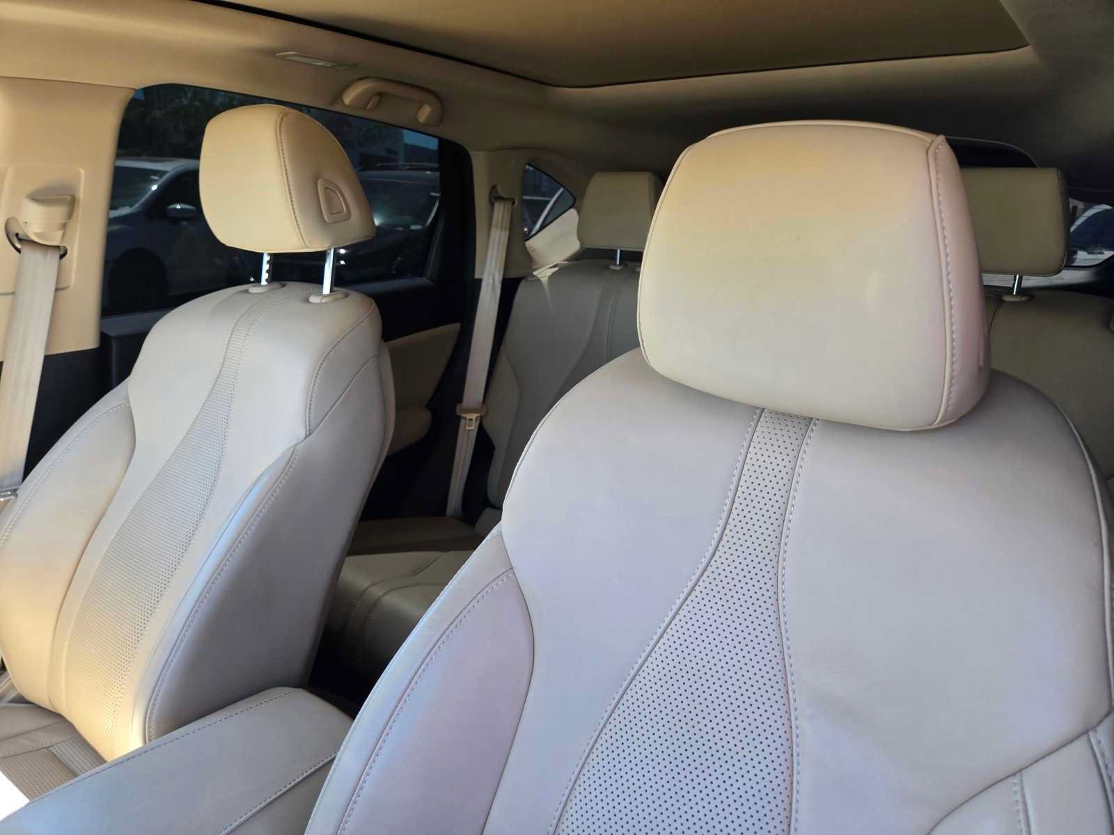 Used 2022 Acura RDX w/ Technology Package FWD image 13