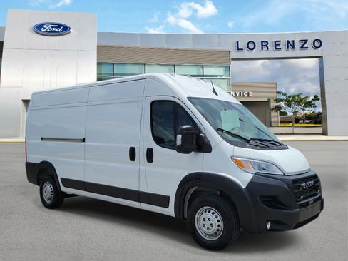 Used 2026 RAM ProMaster 2500 w/ Convenience Group FWD image 3