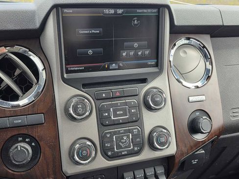 Used 2015 Ford F350 Lariat w/ Lariat Ultimate Package AWD/4WD image 28