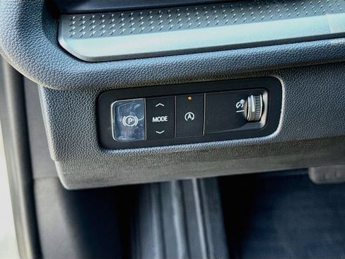 Used 2026 Chevrolet Traverse LT w/ Driver Confidence Package FWD image 11