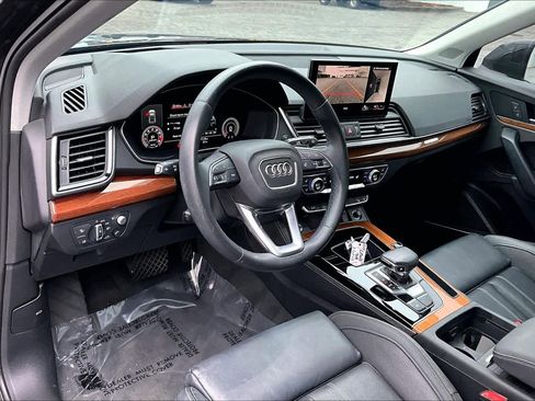 Used 2021 Audi Q5 Prestige w/ Prestige Package image 17