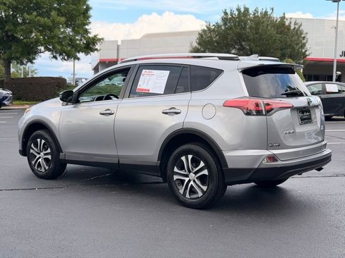 Used 2016 Toyota RAV4 LE AWD/4WD image 11