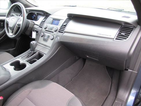 Used 2018 Ford Taurus SEL image 11